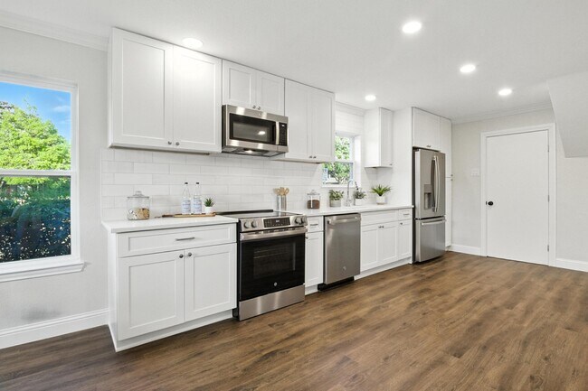 Building Photo - 4816 W Mockingbird Ln