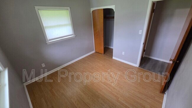 Building Photo - 1512 Robeson Ave