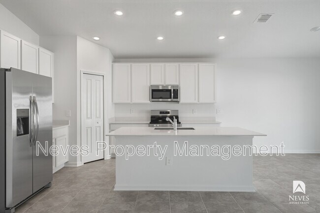 Building Photo - 4980 Worchester Dr