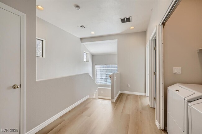 Building Photo - 648 W Vincents Dream Ave