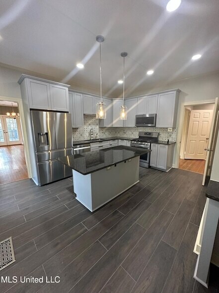 Building Photo - 3564 Cowan Pl