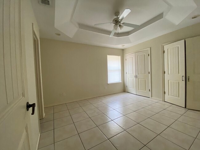 Building Photo - 3022 Carson St