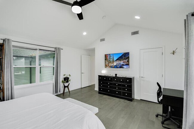 Building Photo - 2414 E Martin Luther King Jr Blvd