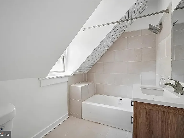 Building Photo - 4814 Chester Ave