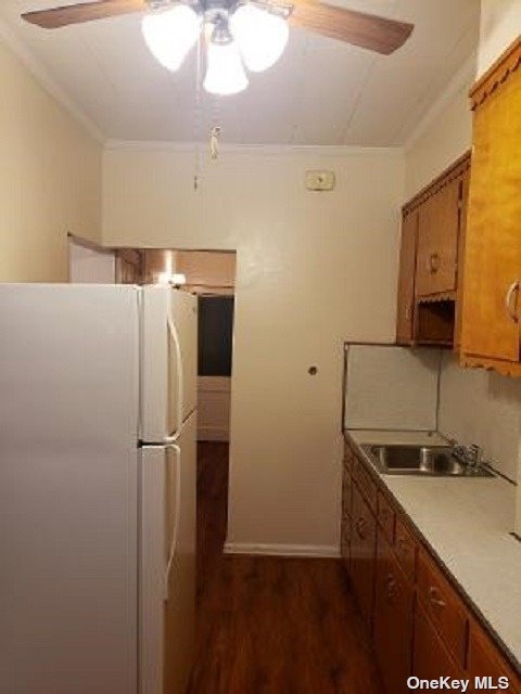 Building Photo - 60-19 Menahan St