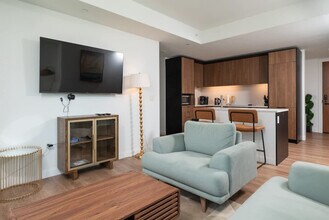 Building Photo - 151 North First Street-SI ID1252113P