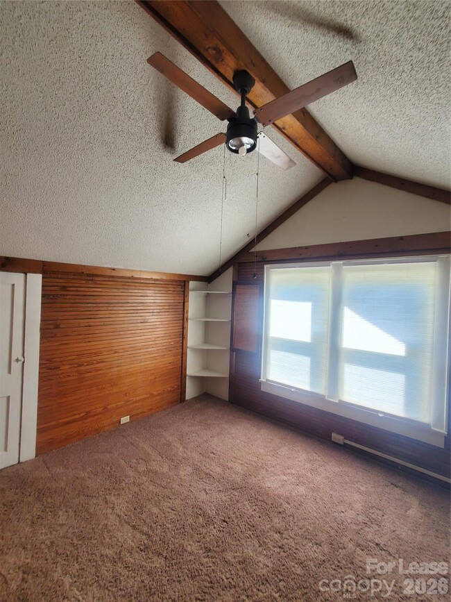 Building Photo - 1435 Davie Ave