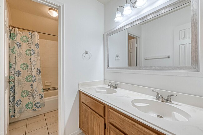 Building Photo - 17935 Western Pass Ln
