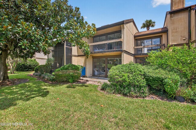 Building Photo - 7622 Las Palmas Way