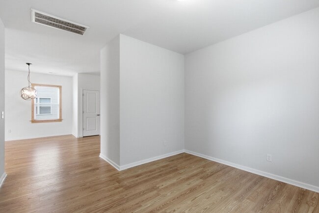 Building Photo - 3153 Chaplins Trce