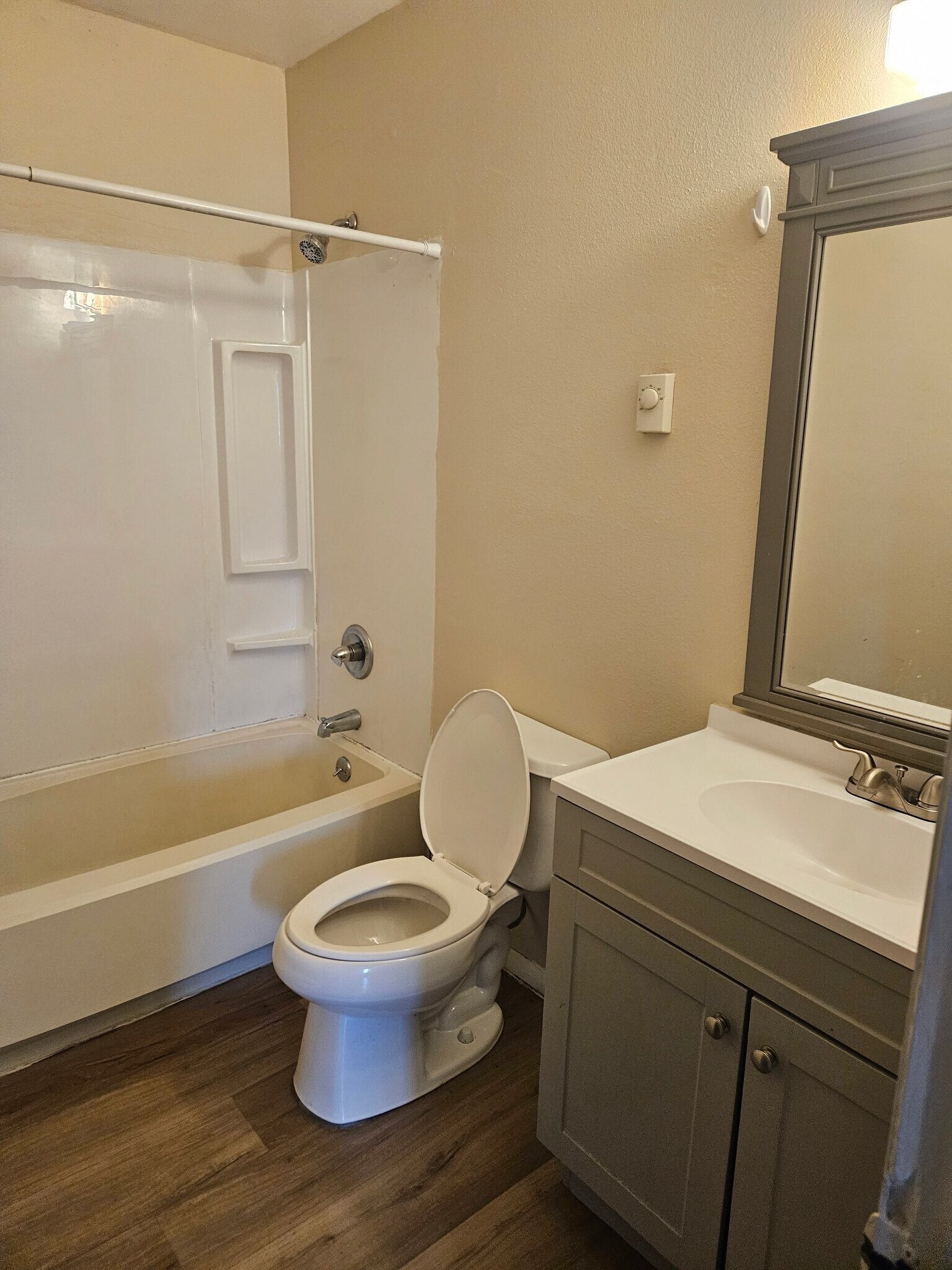 Building Photo - 1211 E Park Ave