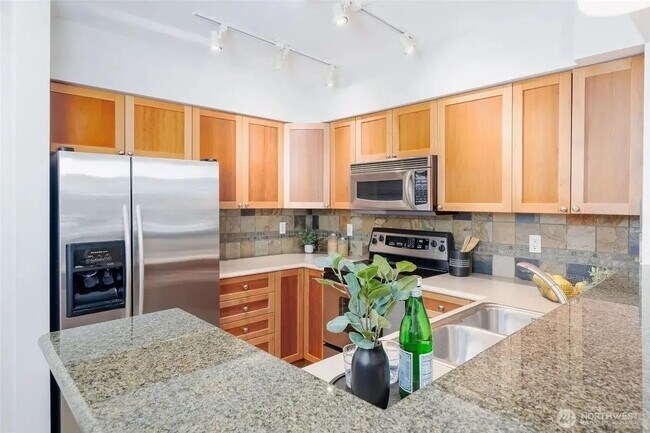 Building Photo - Seattle, WA 98107