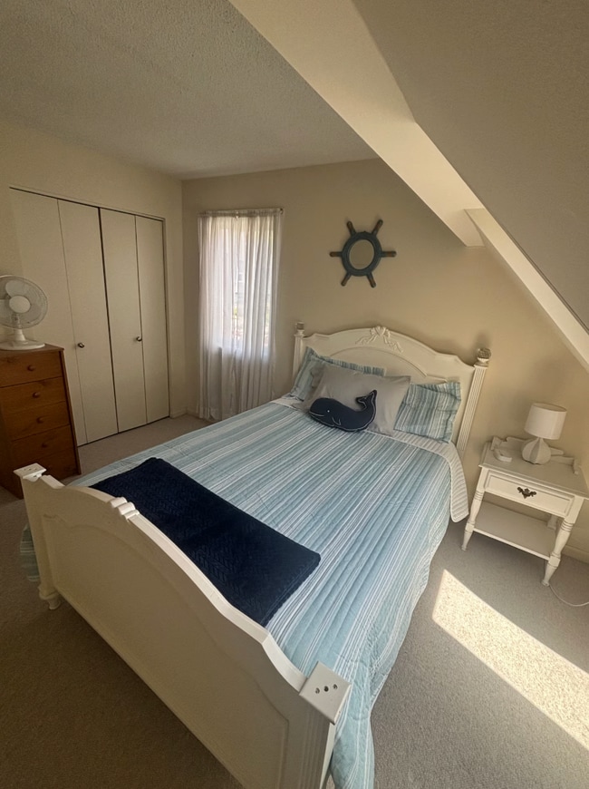 Building Photo - 146 W Grand Ave