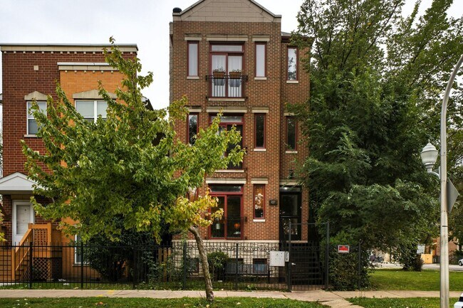 Primary Photo - 2955 W Wilcox St