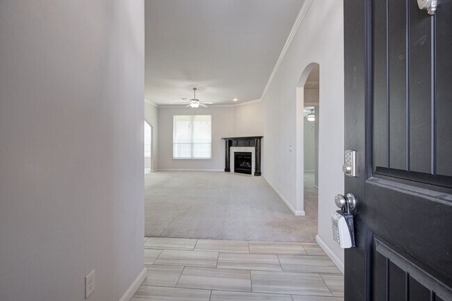 Building Photo - 2321 Norwood Dr