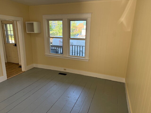 Building Photo - Newly Updated!! 3 Bed, 1 Bath Apartment in...