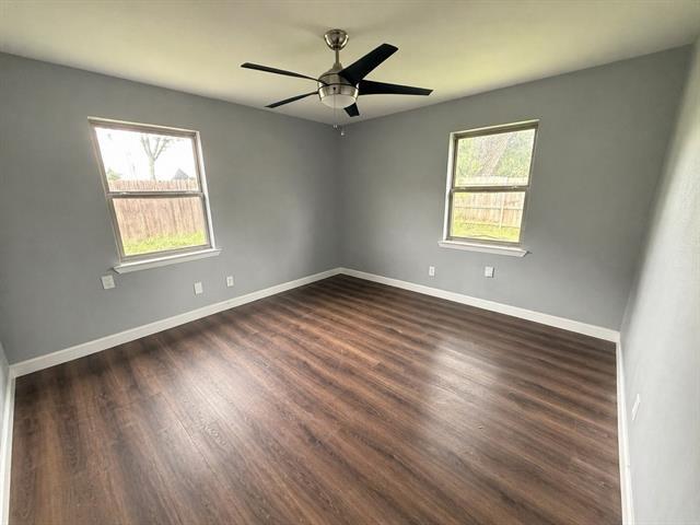 Building Photo - 812 Irwin Dr