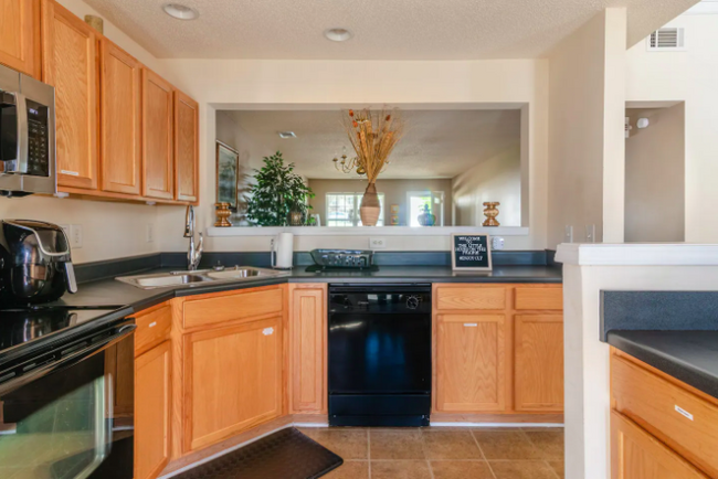 Kitchen - 10625 Prairie Ridge Ln