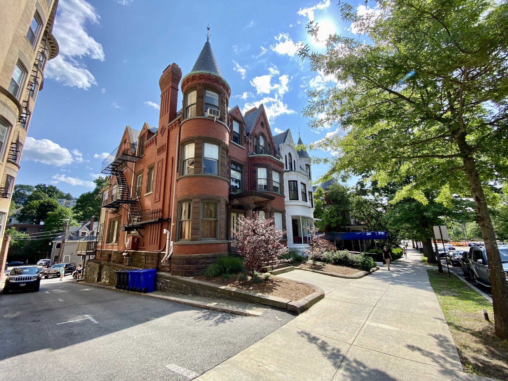 Building Photo - 1575 Beacon St