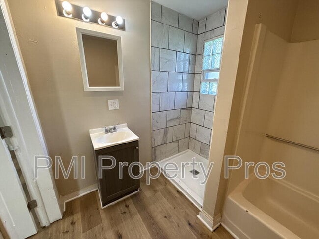 Building Photo - 2945 N 23rd St