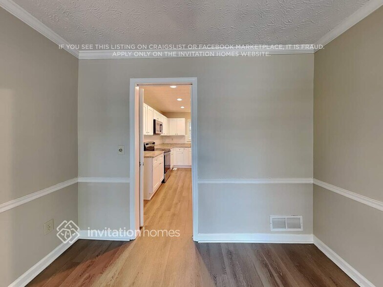 Building Photo - 2461 Sherrie Ln SW