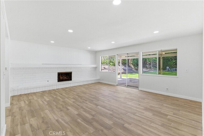 Building Photo - 5415 E Willowick Cir