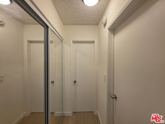 Building Photo - 10815 Rose Ave