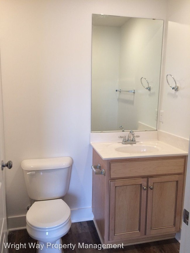 Building Photo - 1138 Kenton St