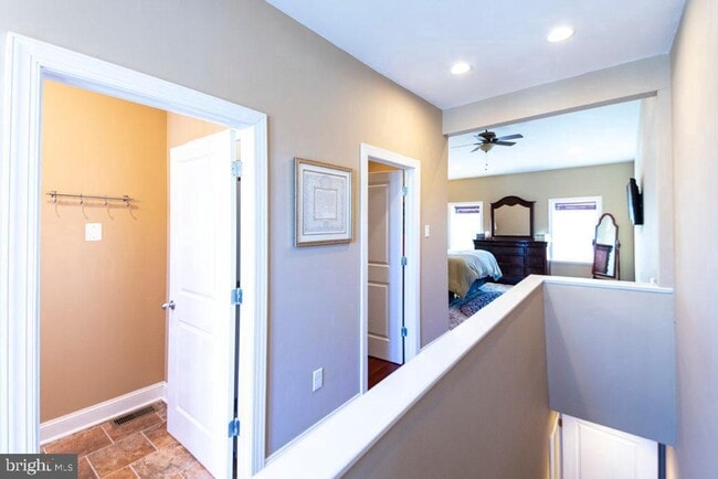 Building Photo - 2107 Carpenter St