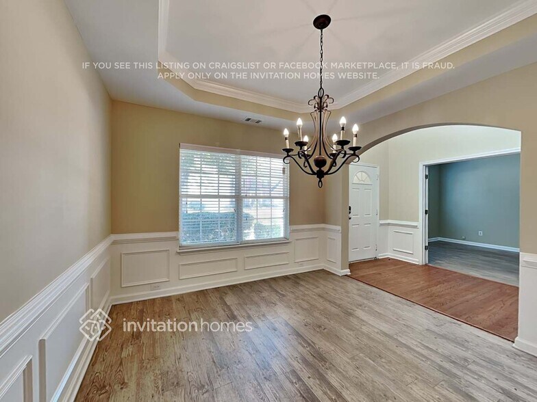 Building Photo - 610 Applegate Ln