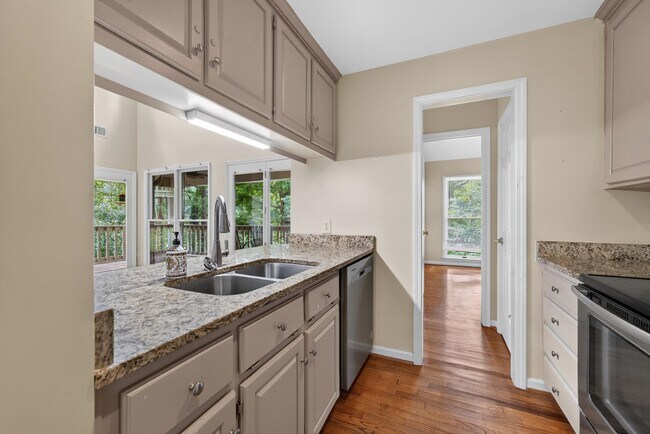 Building Photo - 1050 Cupp Ln