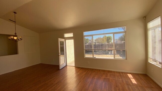 Building Photo - Rio Vista Single Story Home Available for Rent
