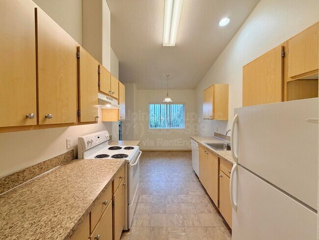 Building Photo - 10020 SW 125th Ave