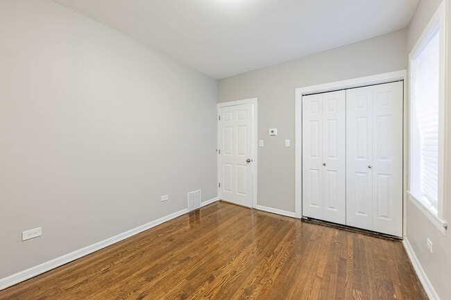 Building Photo - 1721 N Meade Ave