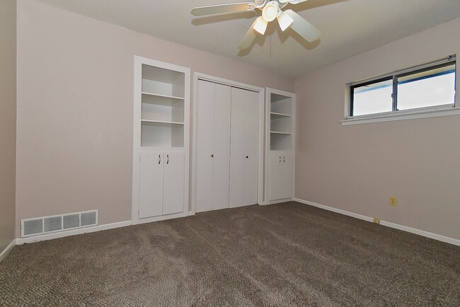 Building Photo - 1208 Yellowstone St