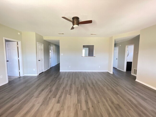 Building Photo - 3406 Doffy Dr