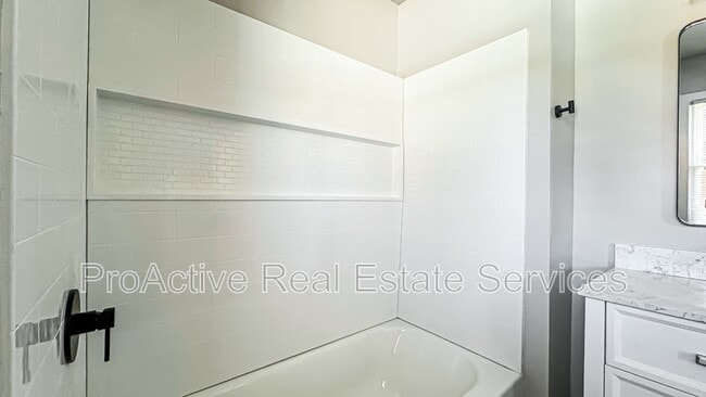 Building Photo - 5100 Shenstone Dr
