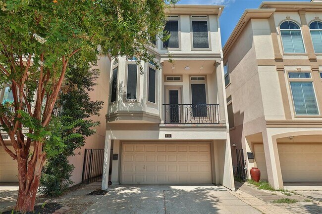 Primary Photo - 621 Knox St