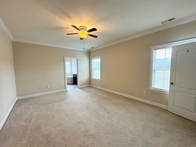 Building Photo - 125 Tulip Tree Dr