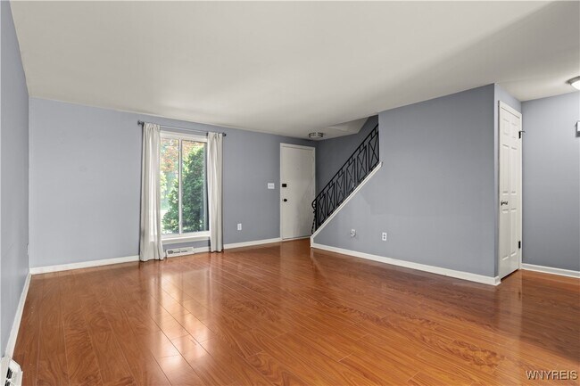 Building Photo - 35 Groton Dr