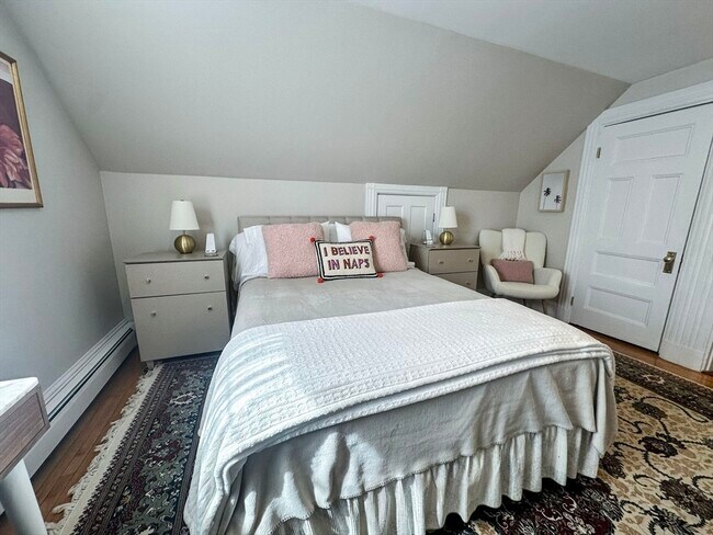 Building Photo - 15 Waban St