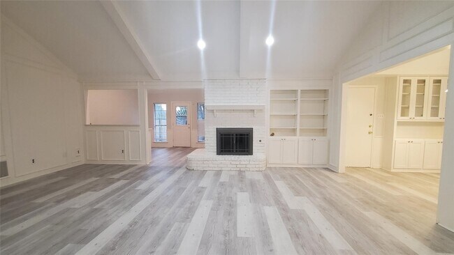 Building Photo - 1616 Scottsdale Dr