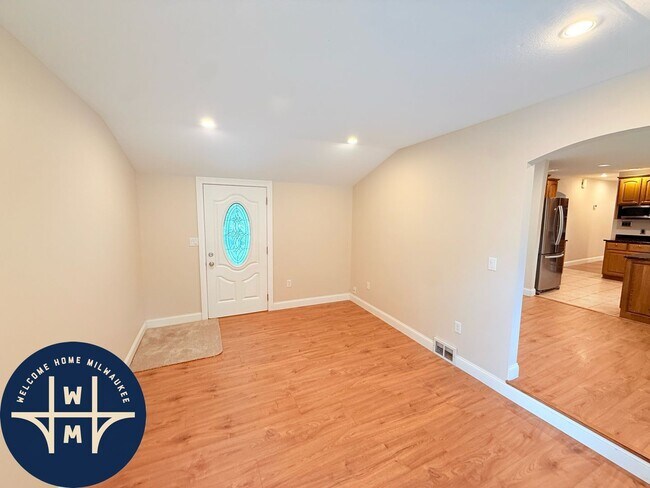 Building Photo - 12400 Elmhurst Pkwy