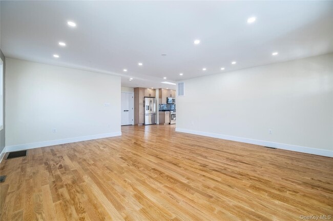 Building Photo - 35 Ostend Rd