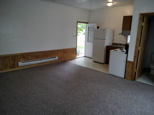 Building Photo - 109 Lakeview Dr