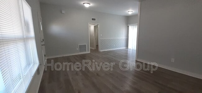 Building Photo - 6110 Perrine Dr