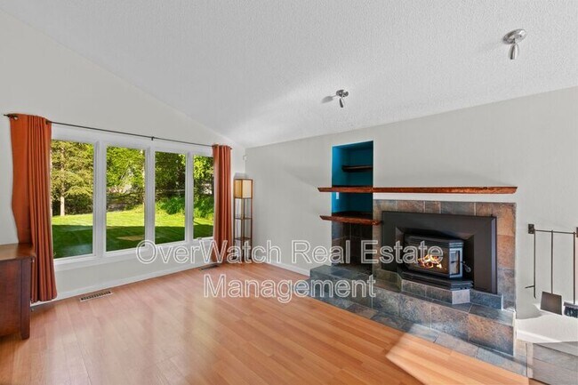 Building Photo - 10400 Lone Tree Dr