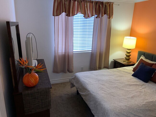 Building Photo - Meridian-FURNISHED 2 BDR /2 BATH + Den Lux...