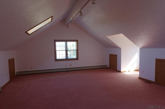 Building Photo - 315 Kim Ln