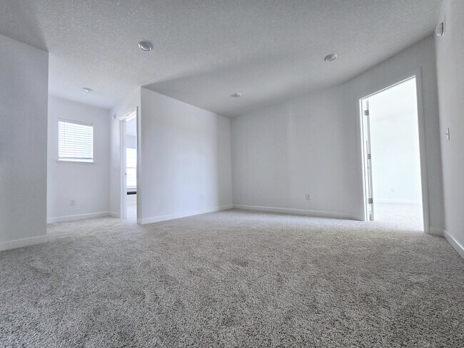 Loft - 1103 Middlefield Rd